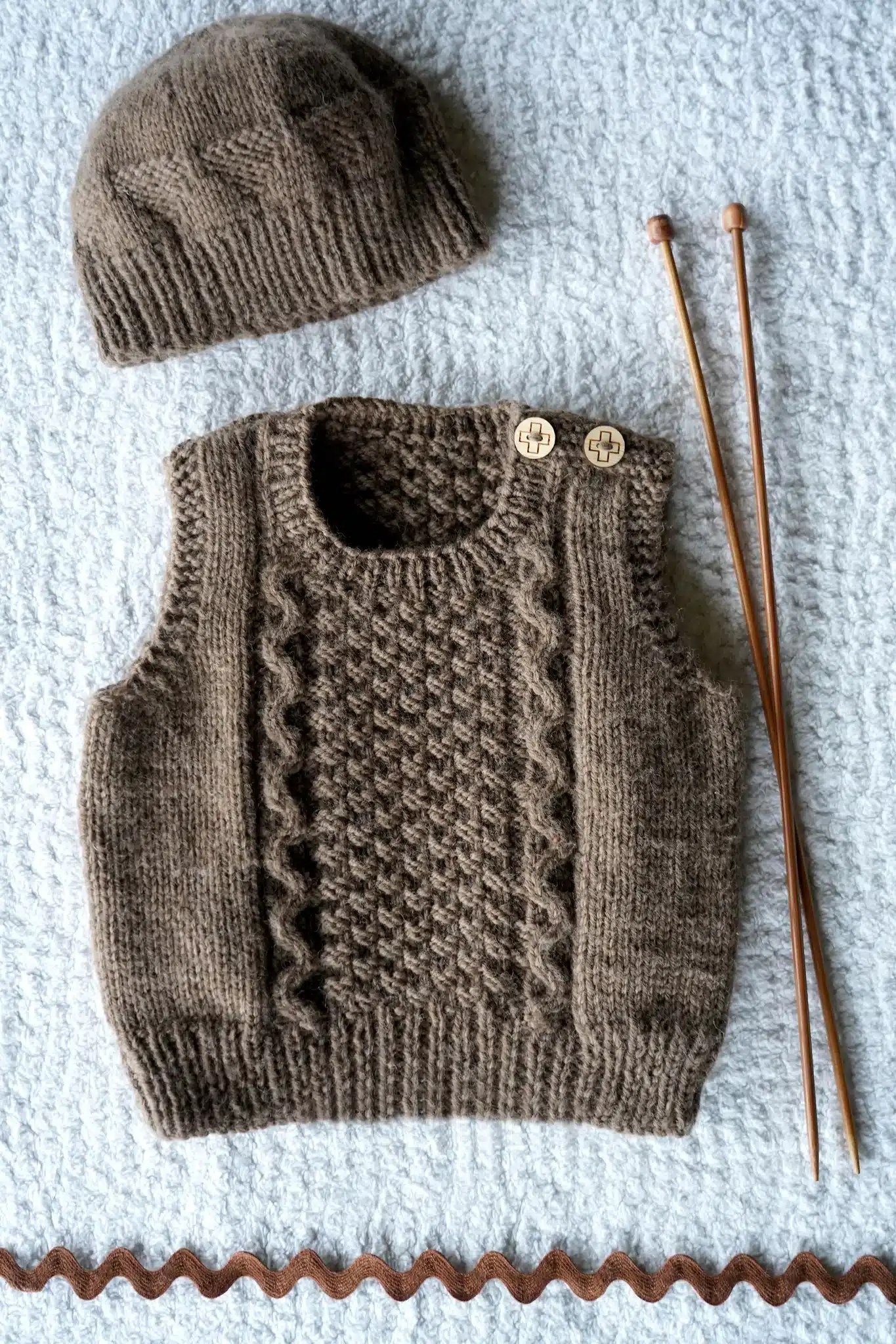 Baby Cakes Noa Vest and Hat - Image 3